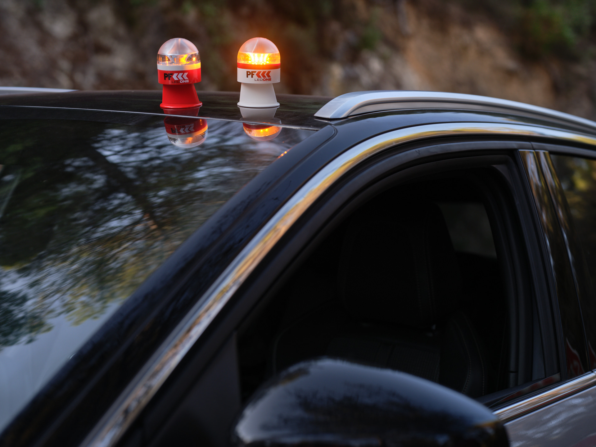 V16 Emergency Traffic Light